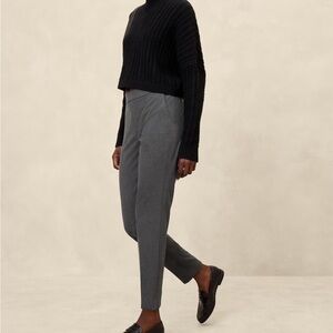 Brand New Charcoal Heather Tapered Pant Size 8